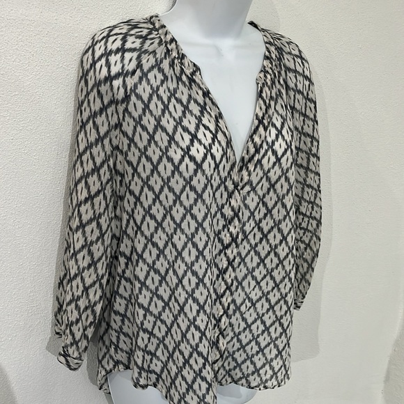 Paige Blouse Size S - Picture 2 of 6
